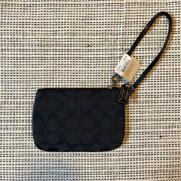 NWT Coach Logo Small Wristlet - Picture 4 of 7